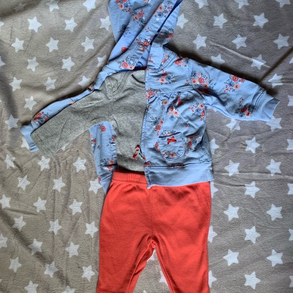 SOLD Three baby outfits - Picture 3 of 9